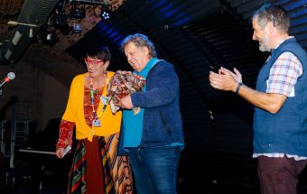 Preisübergabe an Roland Steyer